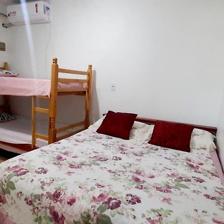 Kitnet S2 Em Torres-Rs - Na Mais Bela Praia Gaucha - Cozinha - Banheiro - Ar Condicionado - Tv Smart 32' - Wi-Fi - Estacionamento - Anfitria Superhost No Bnb 外观 照片