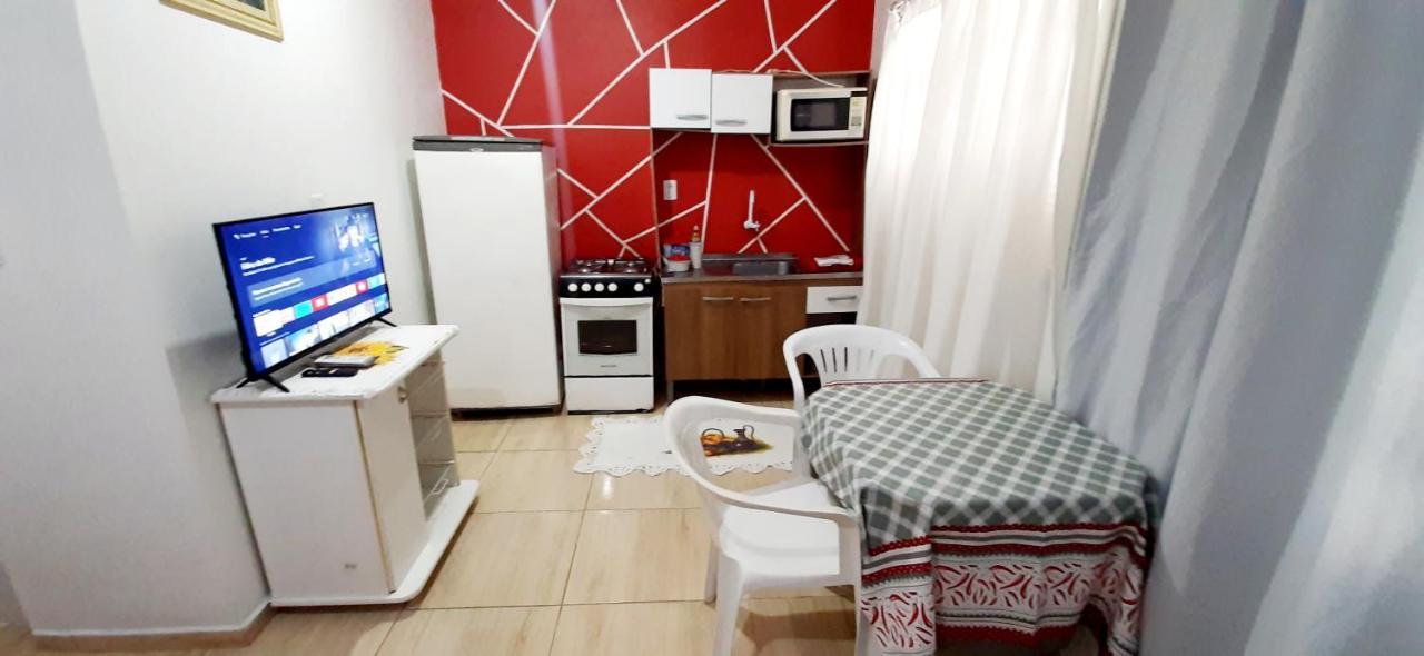 Kitnet S2 Em Torres-Rs - Na Mais Bela Praia Gaucha - Cozinha - Banheiro - Ar Condicionado - Tv Smart 32' - Wi-Fi - Estacionamento - Anfitria Superhost No Bnb 外观 照片