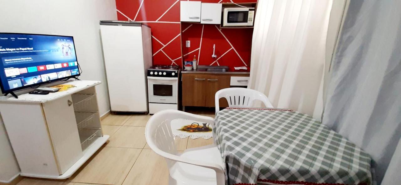 Kitnet S2 Em Torres-Rs - Na Mais Bela Praia Gaucha - Cozinha - Banheiro - Ar Condicionado - Tv Smart 32' - Wi-Fi - Estacionamento - Anfitria Superhost No Bnb 外观 照片