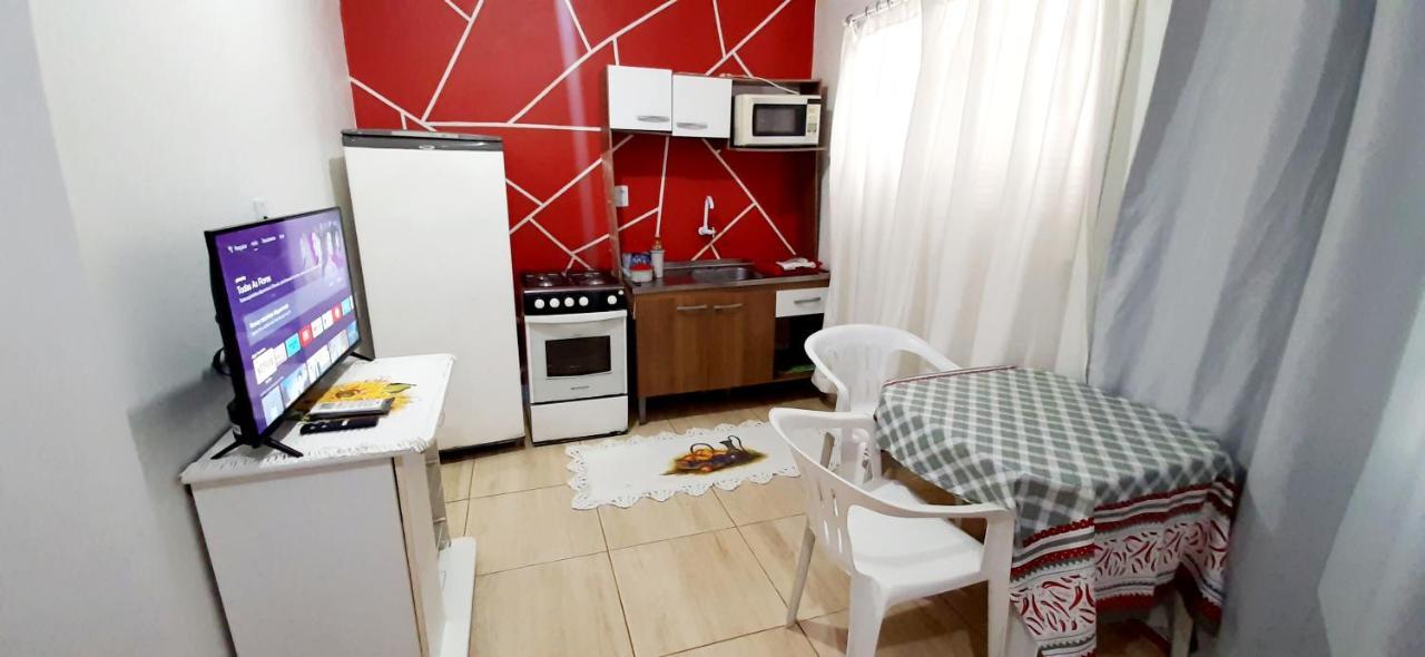 Kitnet S2 Em Torres-Rs - Na Mais Bela Praia Gaucha - Cozinha - Banheiro - Ar Condicionado - Tv Smart 32' - Wi-Fi - Estacionamento - Anfitria Superhost No Bnb 外观 照片