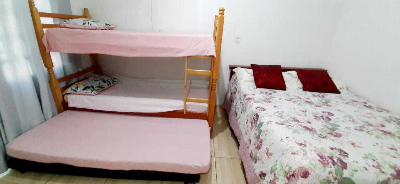 Kitnet S2 Em Torres-Rs - Na Mais Bela Praia Gaucha - Cozinha - Banheiro - Ar Condicionado - Tv Smart 32' - Wi-Fi - Estacionamento - Anfitria Superhost No Bnb 外观 照片