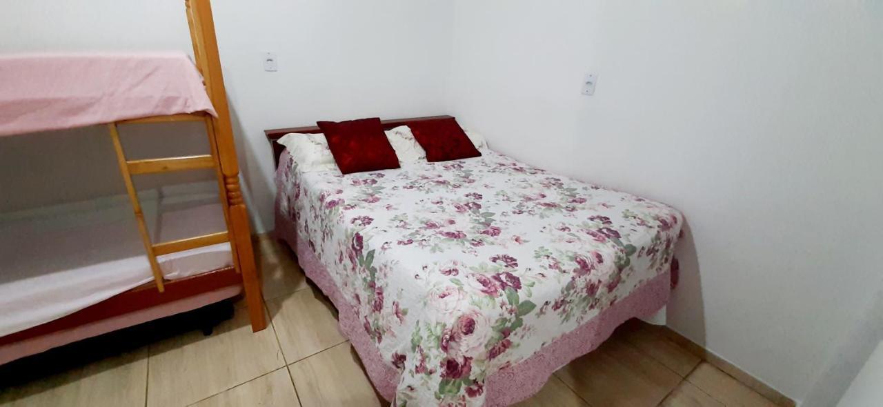 Kitnet S2 Em Torres-Rs - Na Mais Bela Praia Gaucha - Cozinha - Banheiro - Ar Condicionado - Tv Smart 32' - Wi-Fi - Estacionamento - Anfitria Superhost No Bnb 外观 照片
